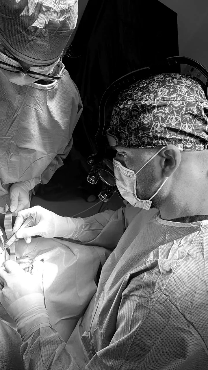 Working with magnification loupes during surgery