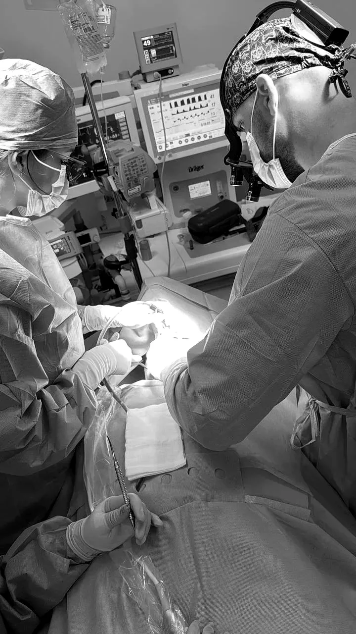 Working with magnification loupes during surgery